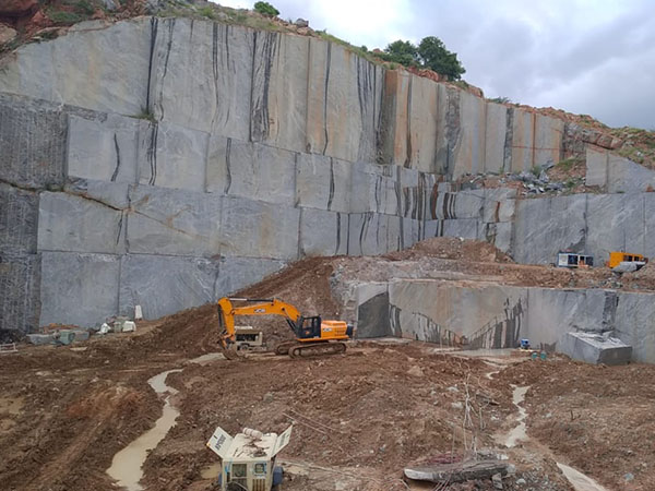 Steinbruch - Black Forest Indien